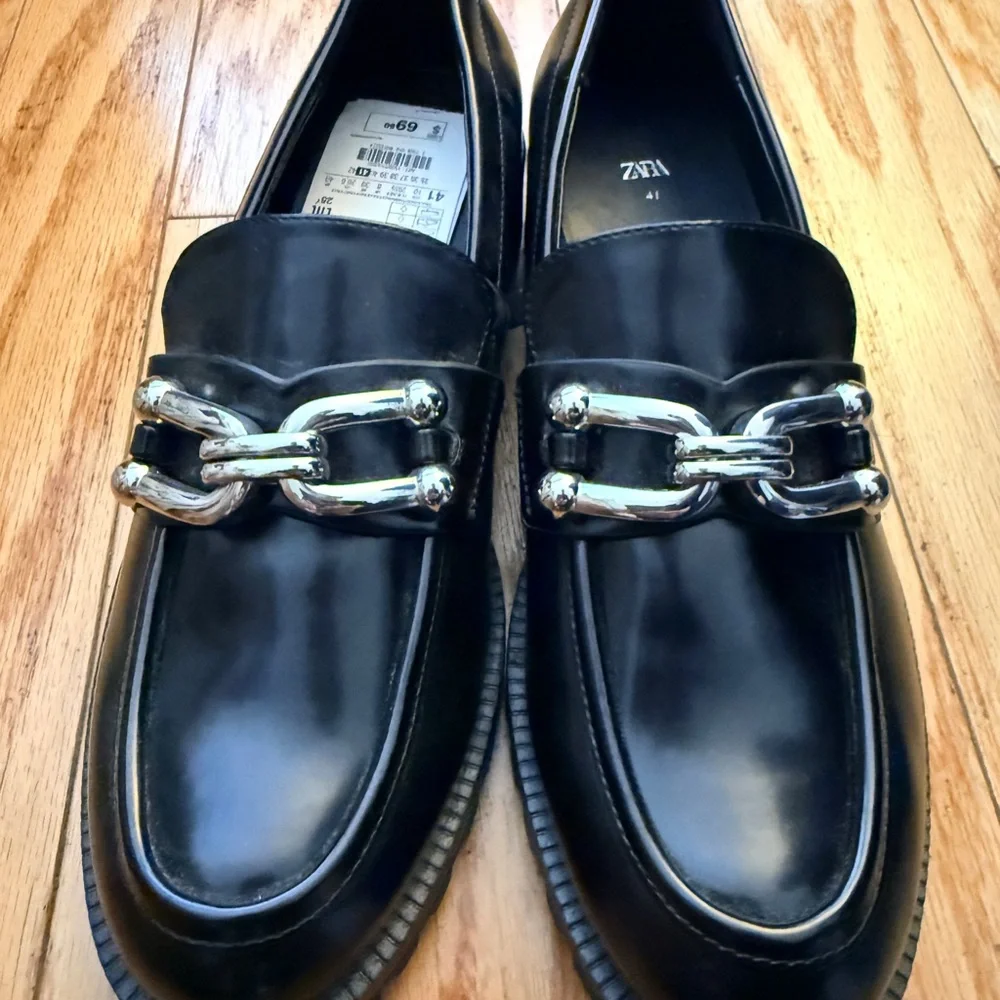 NWT Zara Women’s size 10 Lug Sole Black Loafers with Metallic Detailing - Picture 2 of 6